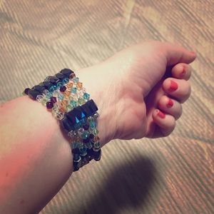 Women’s Magnetic beaded wrap bracelet